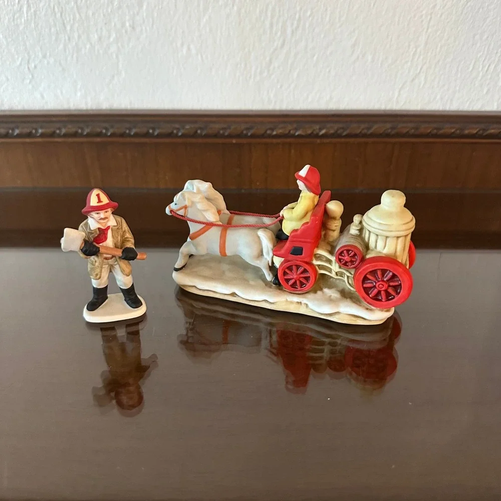 Vintage Lefton Colonial Village Fire Pumper 06458 &‎ Fireman 07331 Figurines Set